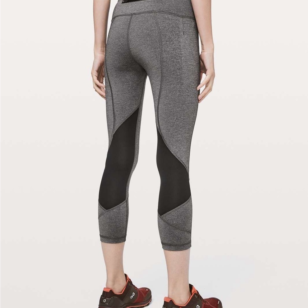 Lululemon Pace Rival Crop *22"
Heathered Black / Black size 8 - Picture 2 of 6